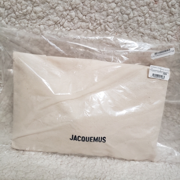 Jacquemus Le Bisou Cadenas Suede Shoulder Bag - Picture 12 of 15